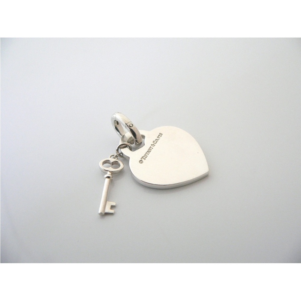Tiffany & Co. 💯% Auth Return Heart & Key Charm/Pendant w/charm connector&Pouch - Picture 4 of 5